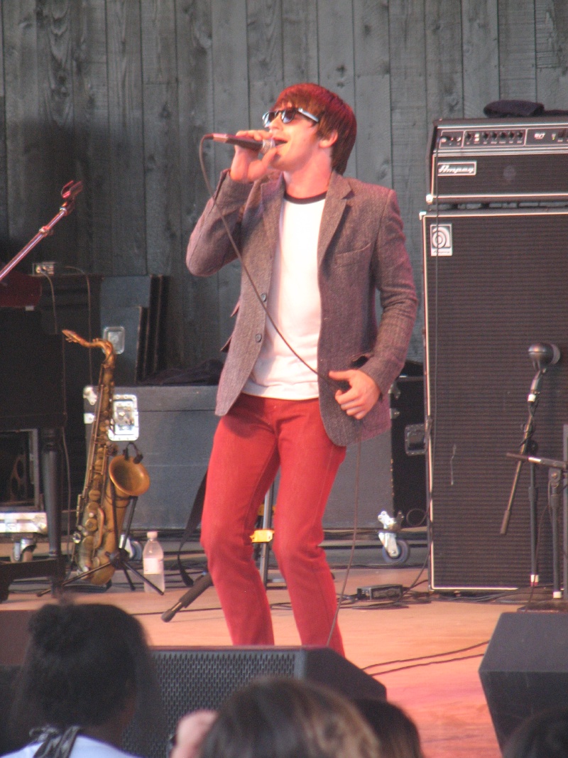 2009/07(July)/Drake_Bell/800x600_20100206 221.JPG